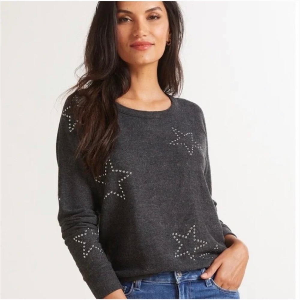 CHASER EVEREVE STAR STUDDED SWEATER